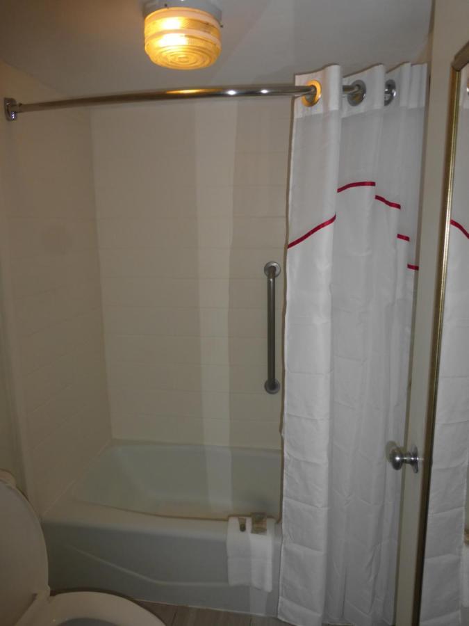 Red Roof Inn Tallahassee East Экстерьер фото